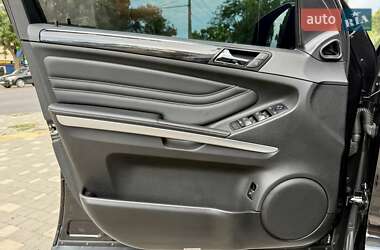 Внедорожник / Кроссовер Mercedes-Benz M-Class 2011 в 