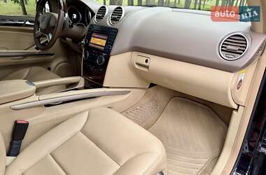 Позашляховик / Кросовер Mercedes-Benz M-Class 2010 в 