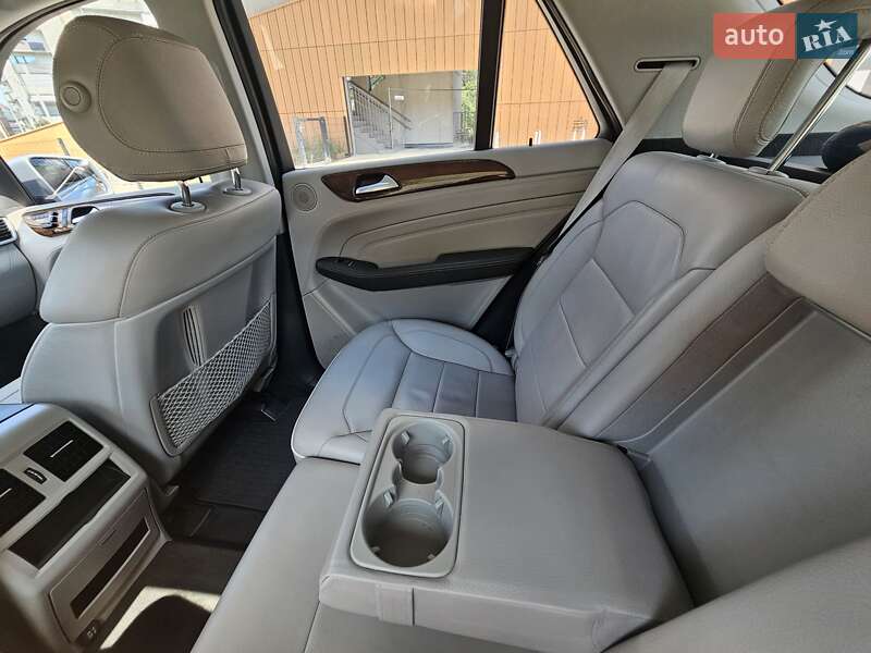 Внедорожник / Кроссовер Mercedes-Benz M-Class 2012 в Чопе