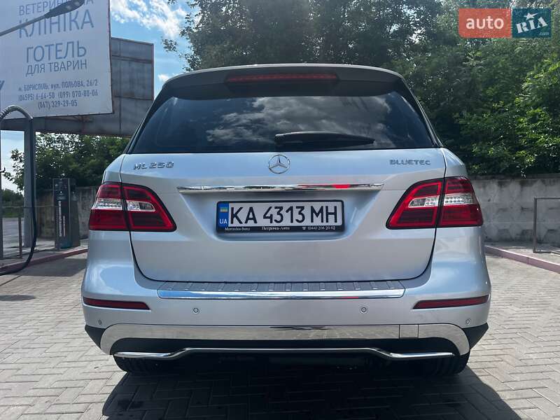 Внедорожник / Кроссовер Mercedes-Benz M-Class 2012 в Борисполе