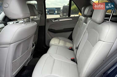 Позашляховик / Кросовер Mercedes-Benz M-Class 2014 в 