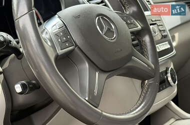 Позашляховик / Кросовер Mercedes-Benz M-Class 2014 в 