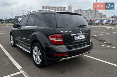 Внедорожник / Кроссовер Mercedes-Benz M-Class 2010 в 