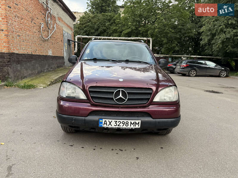 Mercedes-Benz M-Class 1998