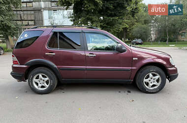 Внедорожник / Кроссовер Mercedes-Benz M-Class 1998 в 
