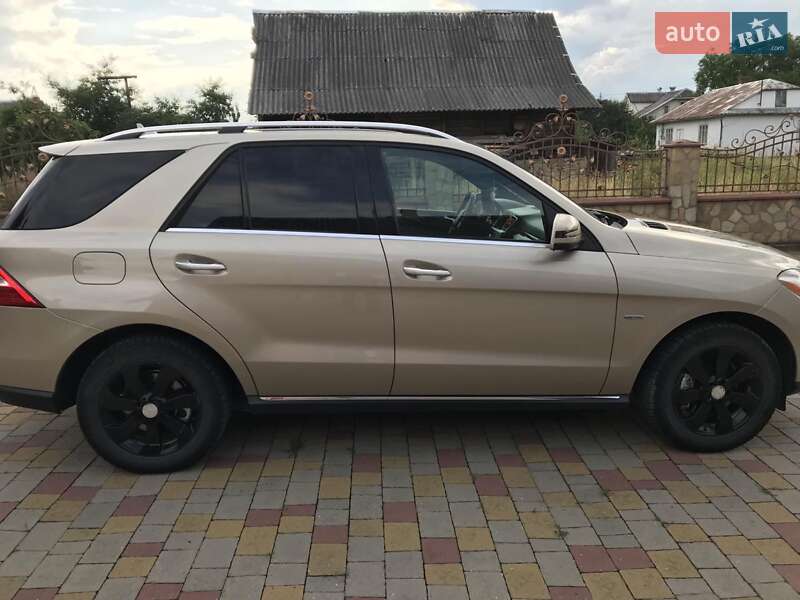 Внедорожник / Кроссовер Mercedes-Benz M-Class 2012 в Ивано-Франковске фото 6 Внедорожник / Кроссовер Mercedes-Benz M-Class 2012 в Ивано-Франковске