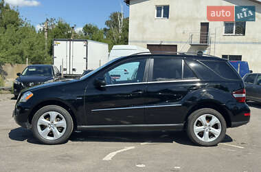 Внедорожник / Кроссовер Mercedes-Benz M-Class 2011 в 