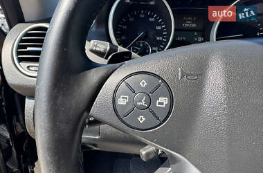 Внедорожник / Кроссовер Mercedes-Benz M-Class 2011 в 