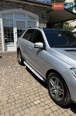 Внедорожник / Кроссовер Mercedes-Benz M-Class 2012 в 