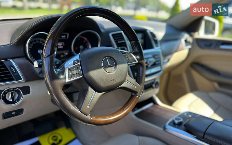 Внедорожник / Кроссовер Mercedes-Benz M-Class 2014 в Львове
