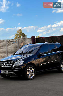 Внедорожник / Кроссовер Mercedes-Benz M-Class 2009 в 