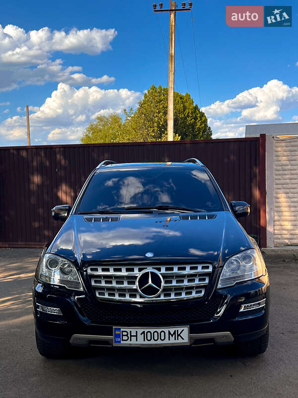 Позашляховик / Кросовер Mercedes-Benz M-Class 2009 в Подільську