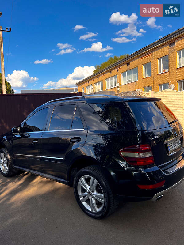 Позашляховик / Кросовер Mercedes-Benz M-Class 2009 в Подільську