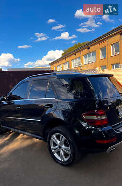 Внедорожник / Кроссовер Mercedes-Benz M-Class 2009 в 