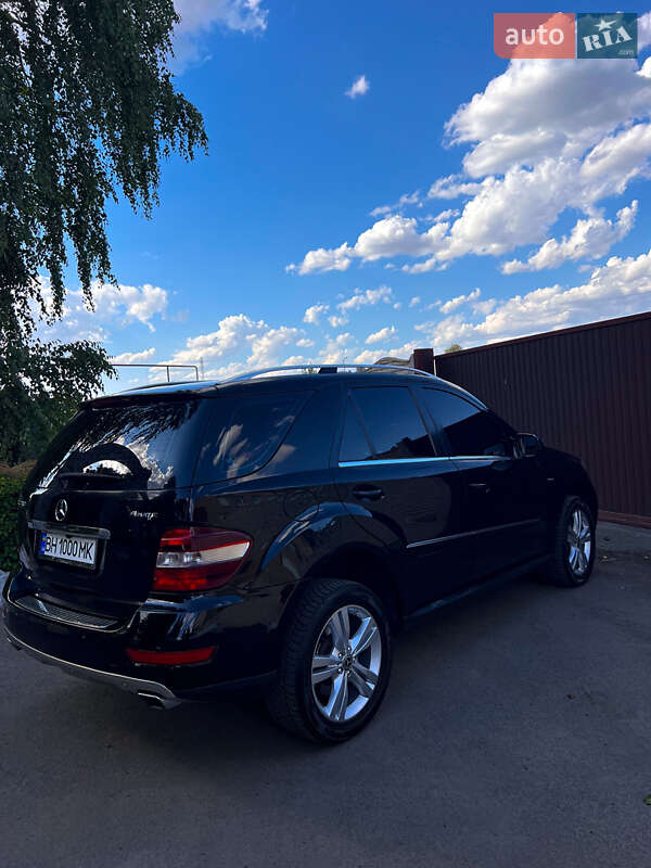 Позашляховик / Кросовер Mercedes-Benz M-Class 2009 в Подільську