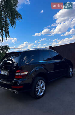 Внедорожник / Кроссовер Mercedes-Benz M-Class 2009 в 