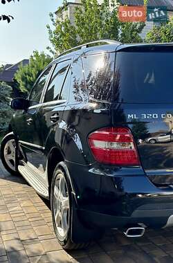 Внедорожник / Кроссовер Mercedes-Benz M-Class 2007 в 