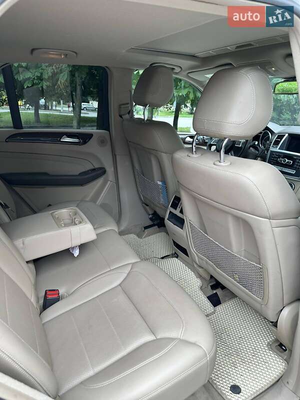 Внедорожник / Кроссовер Mercedes-Benz M-Class 2015 в Звягеле фото 40 Внедорожник / Кроссовер Mercedes-Benz M-Class 2015 в Звягеле