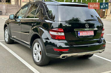 Внедорожник / Кроссовер Mercedes-Benz M-Class 2011 в 