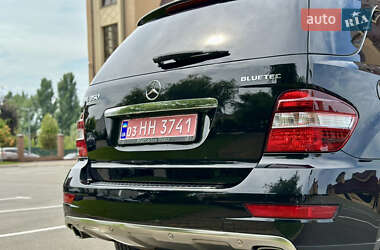 Внедорожник / Кроссовер Mercedes-Benz M-Class 2011 в 