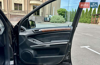 Внедорожник / Кроссовер Mercedes-Benz M-Class 2011 в 
