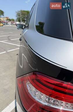 Внедорожник / Кроссовер Mercedes-Benz M-Class 2013 в 