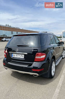 Внедорожник / Кроссовер Mercedes-Benz M-Class 2009 в 