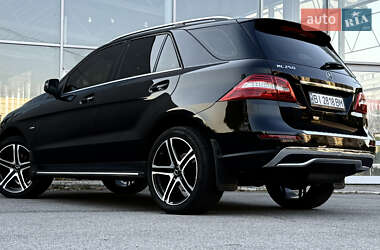 Внедорожник / Кроссовер Mercedes-Benz M-Class 2012 в 