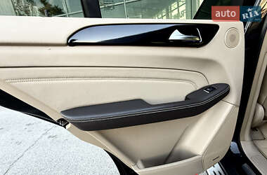 Внедорожник / Кроссовер Mercedes-Benz M-Class 2012 в 