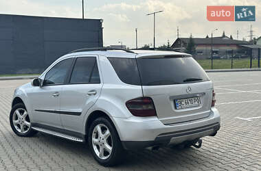 Внедорожник / Кроссовер Mercedes-Benz M-Class 2005 в 