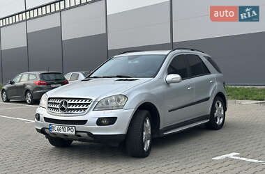 Внедорожник / Кроссовер Mercedes-Benz M-Class 2005 в 