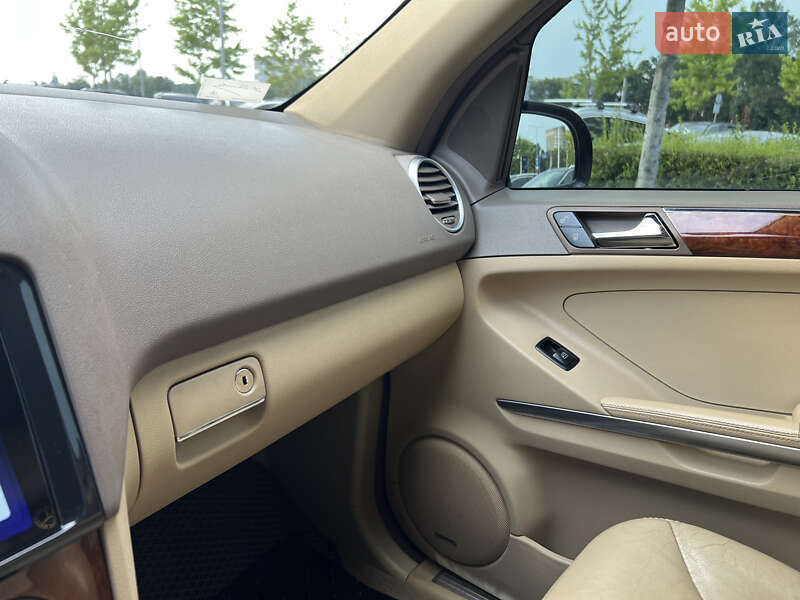 Внедорожник / Кроссовер Mercedes-Benz M-Class 2006 в Киеве