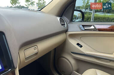 Внедорожник / Кроссовер Mercedes-Benz M-Class 2006 в 