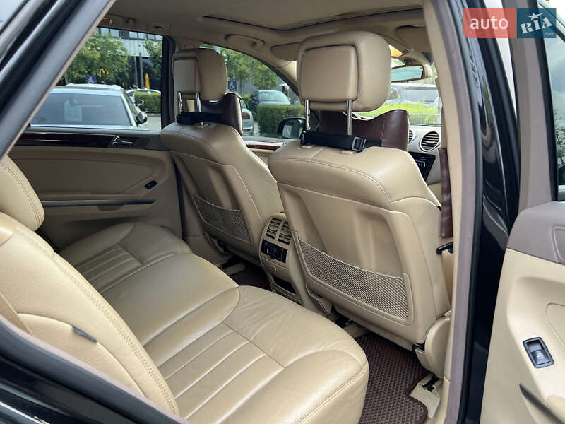 Внедорожник / Кроссовер Mercedes-Benz M-Class 2006 в Киеве