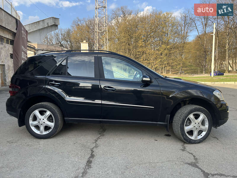 Внедорожник / Кроссовер Mercedes-Benz M-Class 2005 в Ивано-Франковске