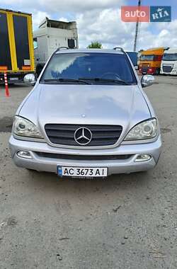 Позашляховик / Кросовер Mercedes-Benz M-Class 1998 в 