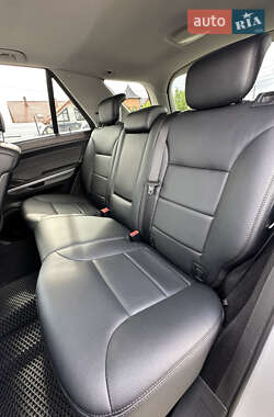 Внедорожник / Кроссовер Mercedes-Benz M-Class 2010 в 