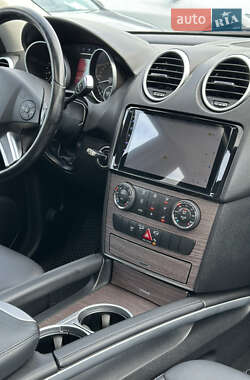 Внедорожник / Кроссовер Mercedes-Benz M-Class 2010 в 