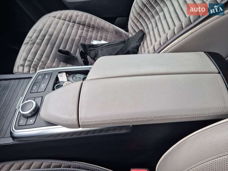 Позашляховик / Кросовер Mercedes-Benz M-Class 2012 в Нововолинську
