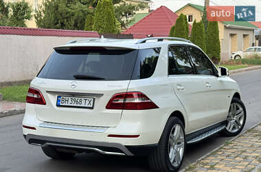 Внедорожник / Кроссовер Mercedes-Benz M-Class 2011 в 