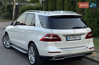 Внедорожник / Кроссовер Mercedes-Benz M-Class 2011 в 