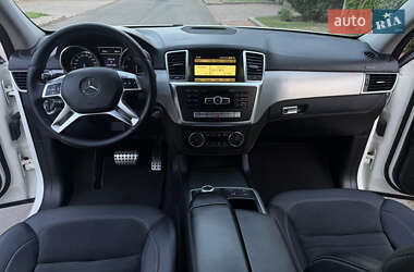 Внедорожник / Кроссовер Mercedes-Benz M-Class 2011 в 