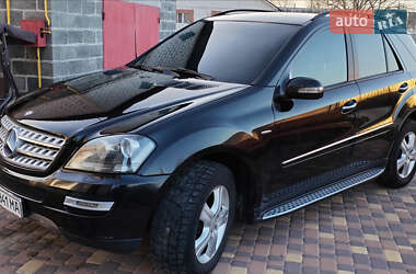 Внедорожник / Кроссовер Mercedes-Benz M-Class 2005 в 