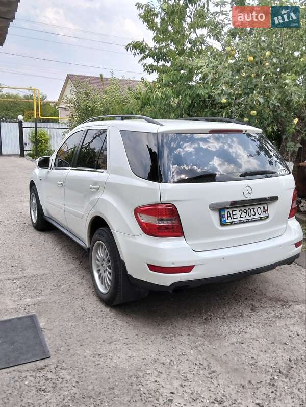 Внедорожник / Кроссовер Mercedes-Benz M-Class 2009 в Верховец