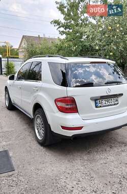 Внедорожник / Кроссовер Mercedes-Benz M-Class 2009 в 