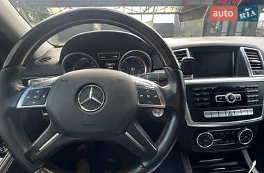 Позашляховик / Кросовер Mercedes-Benz M-Class 2013 в 