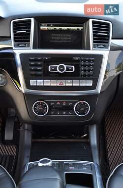 Внедорожник / Кроссовер Mercedes-Benz M-Class 2013 в 