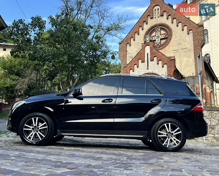 Позашляховик / Кросовер Mercedes-Benz M-Class 2015 в 