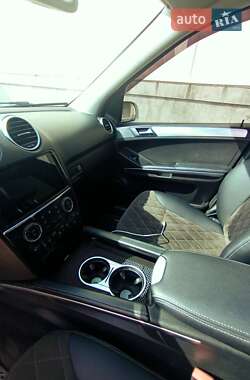 Внедорожник / Кроссовер Mercedes-Benz M-Class 2005 в 