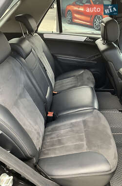 Внедорожник / Кроссовер Mercedes-Benz M-Class 2006 в 